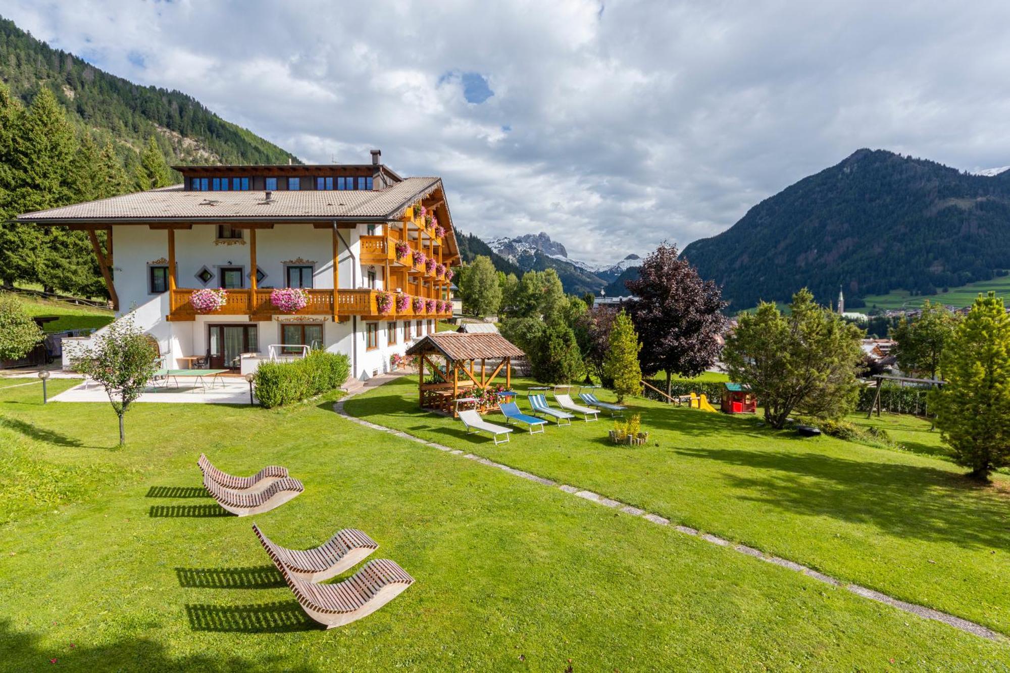 Villa Gemmy Pozza di Fassa Buitenkant foto